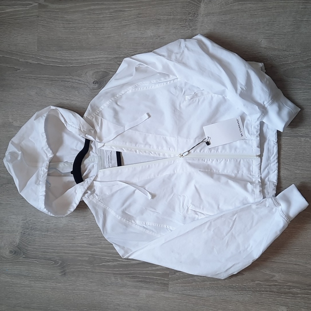 😍HOST PICK**NWT Banana Republic Sporty Cropped Jacket Activewear